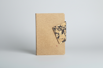 Eco-Scribe con solapa con vetas de café y madera